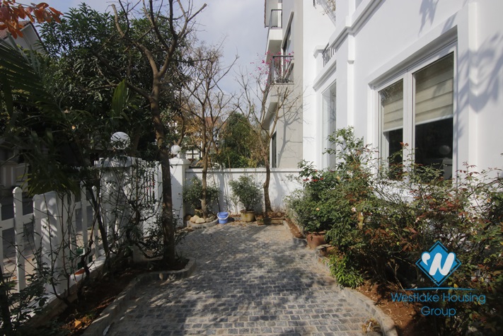 A beautiful and luxury villa for rent in Vinhome Riverside - Long Bien